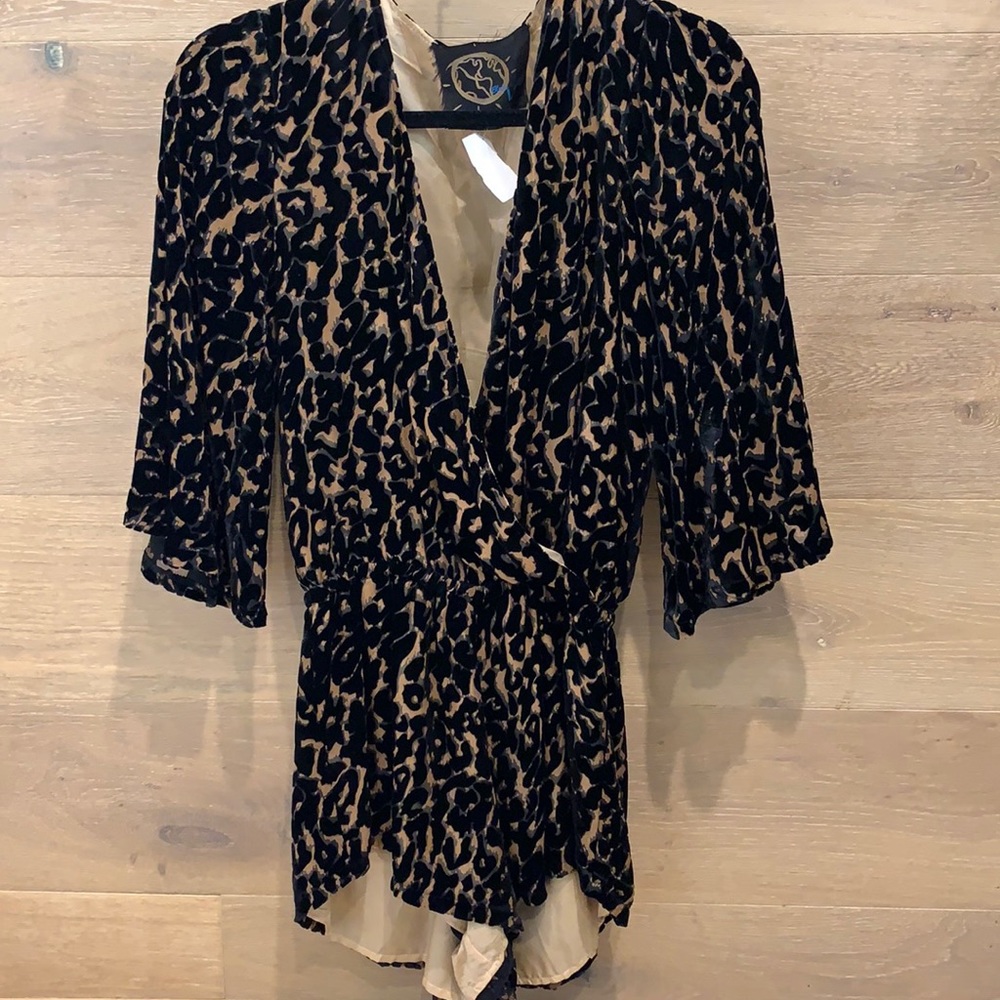 Cheetah Print Romper Silky Gold Interior